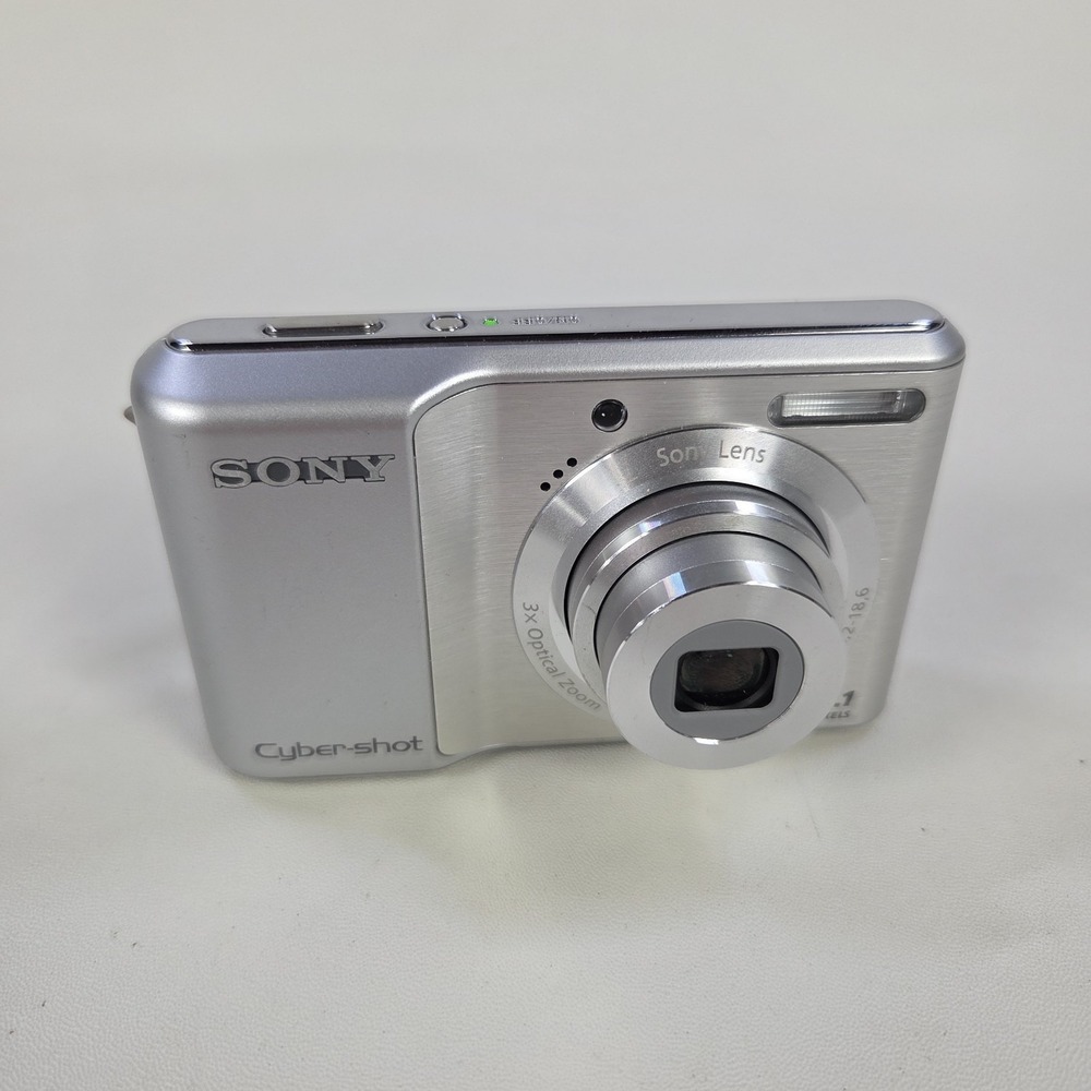 Sony Cyber Shot 12.1 MP Camera DSC-S2100 Silver For Parts Repair Display Broken
